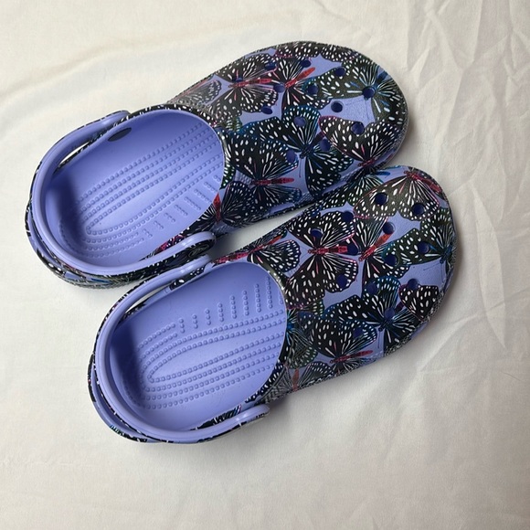 Butterfly Crocs - Picture 1 of 5